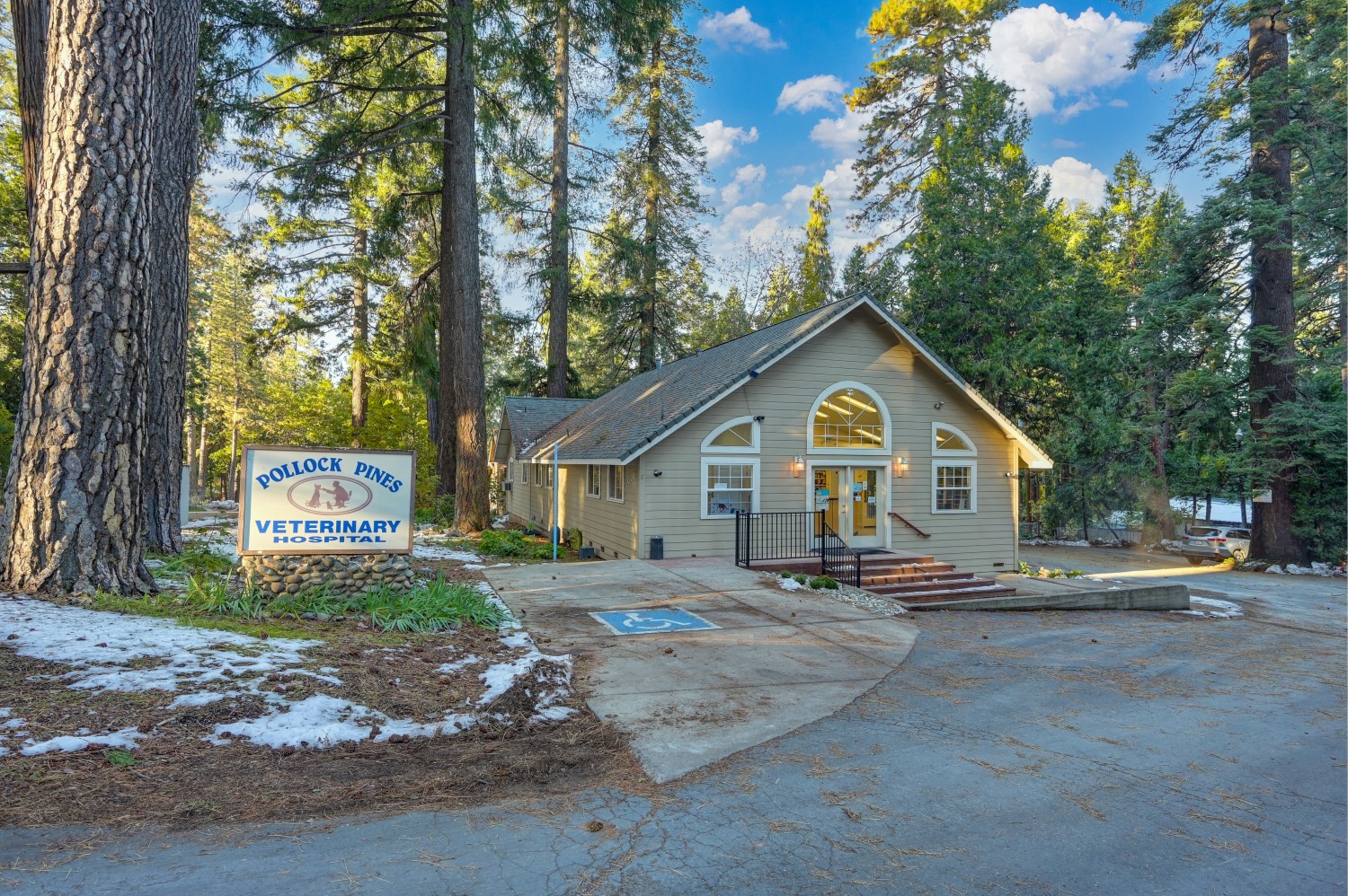 Pollock Pines Veterinary Hospital - Building